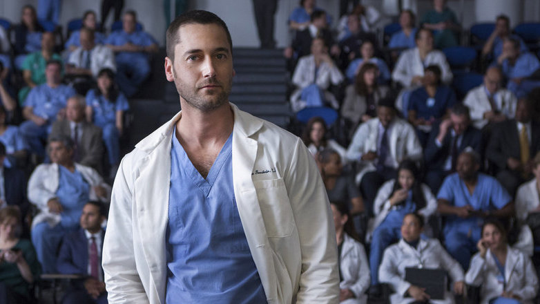 New Amsterdam opens with powerful pilot