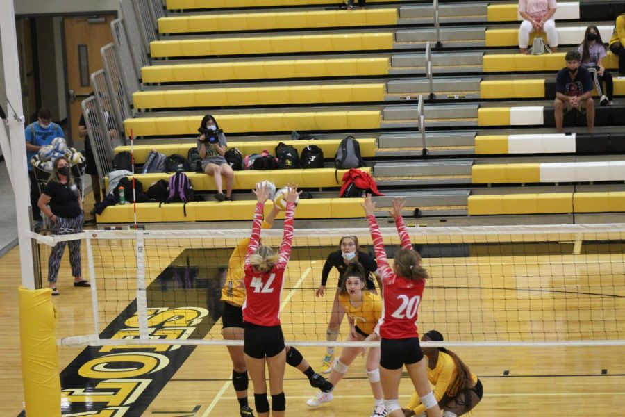 Mixed results for volleyball to begin season
