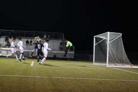 Soccer falls to Olathe West, Blue Valley Northwest, finishes fourth in 6A
