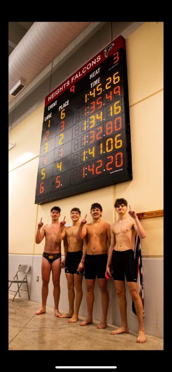 Boys+Swimming+relay+team+breaks+16-year+old+record